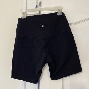 Size 6, 6inch inseam Lululemon align shorts